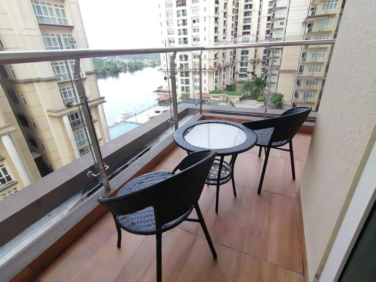 Cozzzy Hut @ Riverine Diamond Kuching Exterior photo